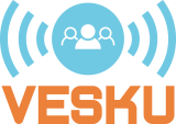 Vesku-hankkeen logo, jossa Vesku-nimi oranssilla, yläpuolella vaaleansinisellä symboli ääniaalloista ja 3 hahmoa.